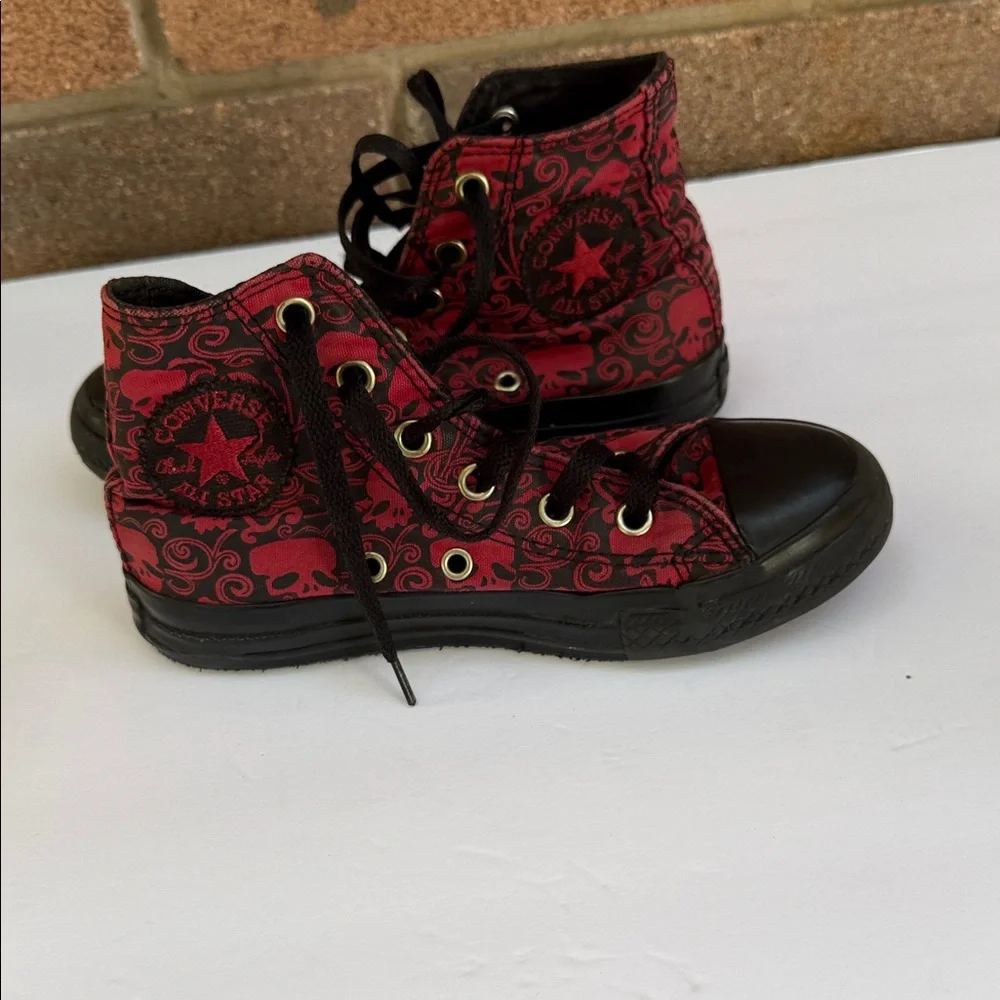 Converse Chuck Taylor All Stars Hi Skull Red and Black Kids High-Tops Size 13